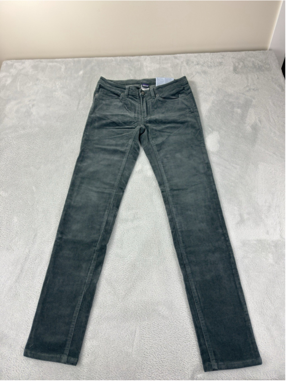 Patagonia NWT Women's Size 30 W X 32 L Fitted Grey Corduroy Slim Pants 55055